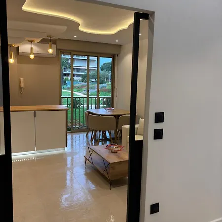 2 Pieces Centre Juan Moderne Avec Piscine Tennis *