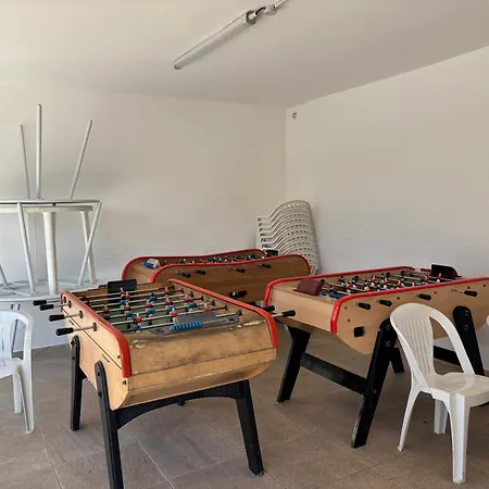 2 Pieces Centre Juan Moderne Avec Piscine Tennis