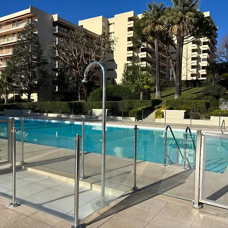 2 Pieces Centre Juan Moderne Avec Piscine Tennis * アンティーブ